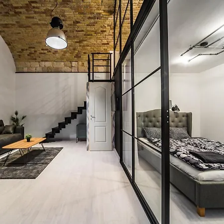 Spacious Loft In The Heart Of Downtown * بودابست