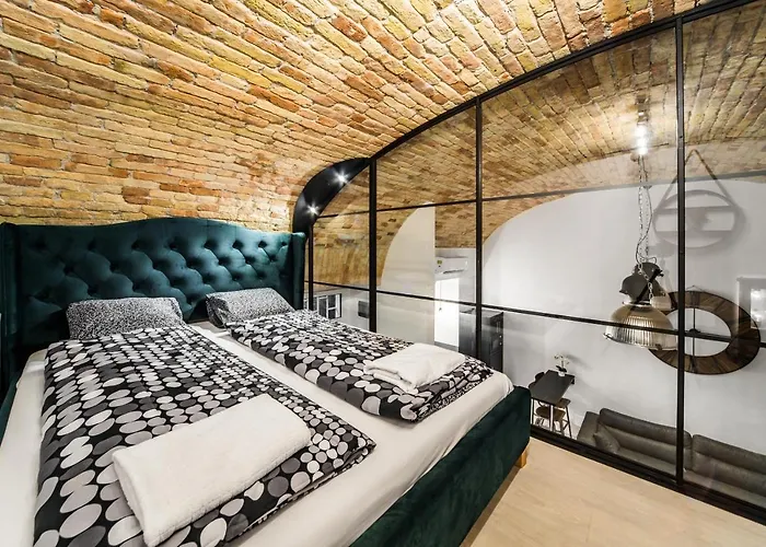 Spacious Loft In The Heart Of Downtown